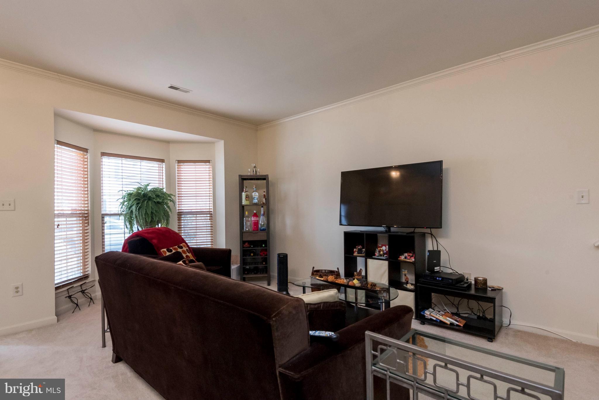328 Roff Point Drive Odenton, MD 21113 - Photo 4 of 30 Living Room
