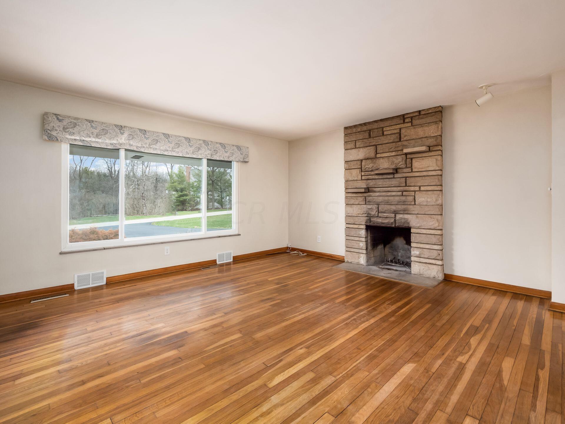 7710 Riverside Drive Dublin, OH 43016 - Photo 6 of 67 Tons of natural light and great views!