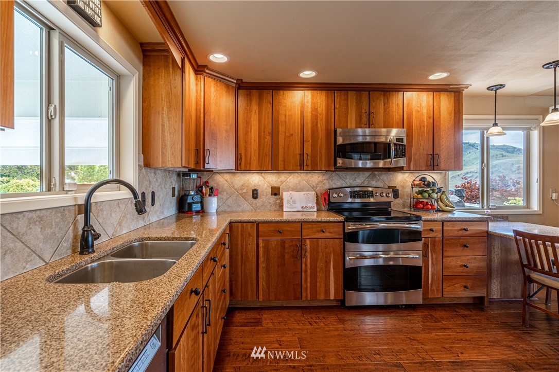 625 Golf Course Place Chelan, WA 98816 - Photo 14 of 38 Gallery Image 14