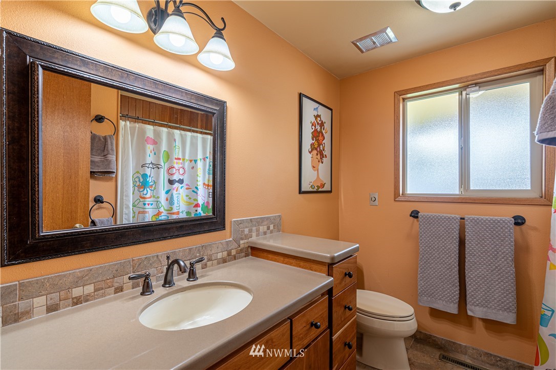 625 Golf Course Place Chelan, WA 98816 - Photo 16 of 38 Gallery Image 16