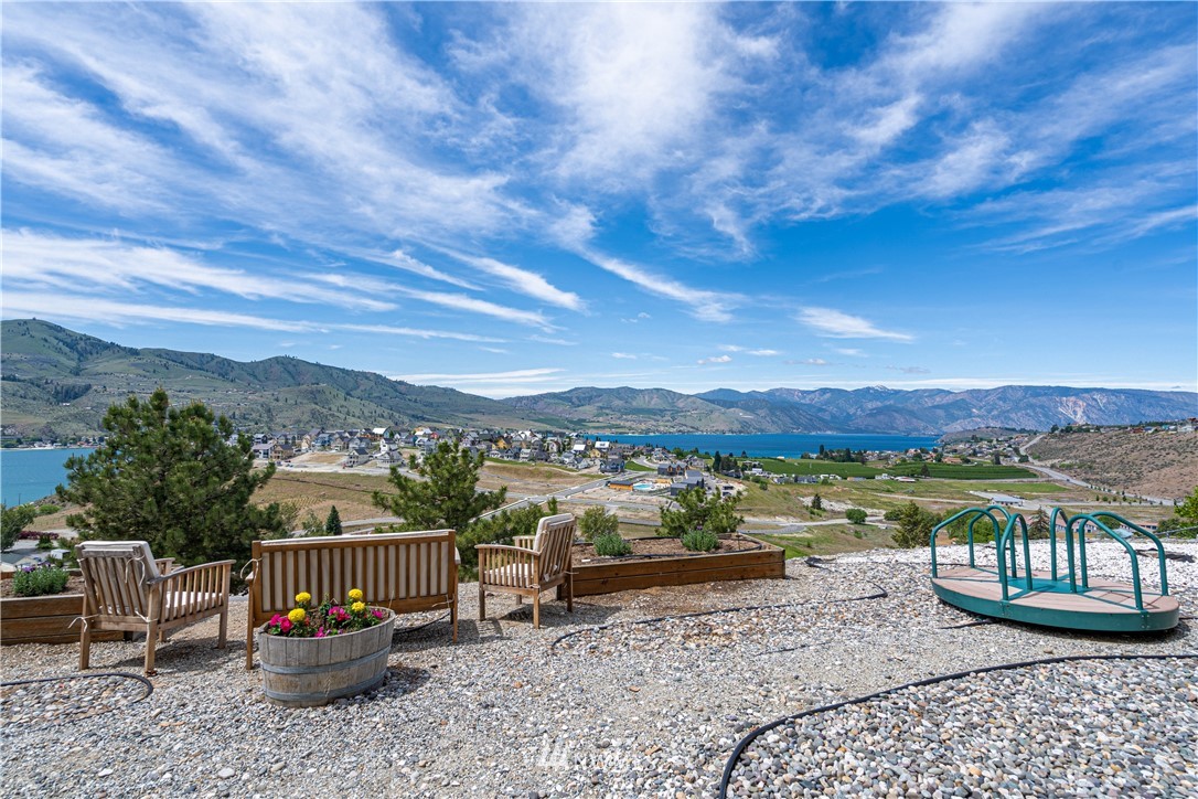 625 Golf Course Place Chelan, WA 98816 - Photo 32 of 38 Gallery Image 32