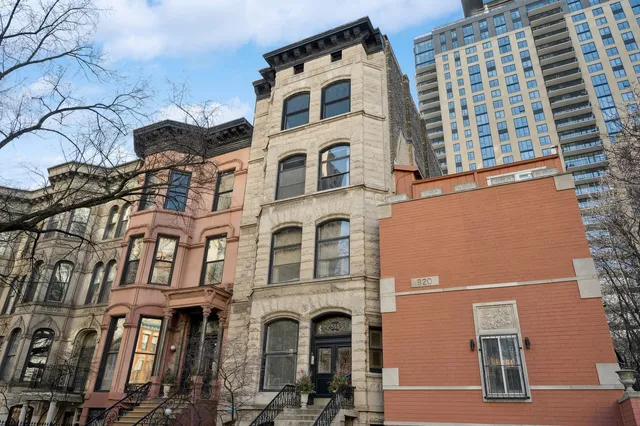 $485,000 | 818 North Dearborn Street, Unit 1R, Chicago, IL 60610