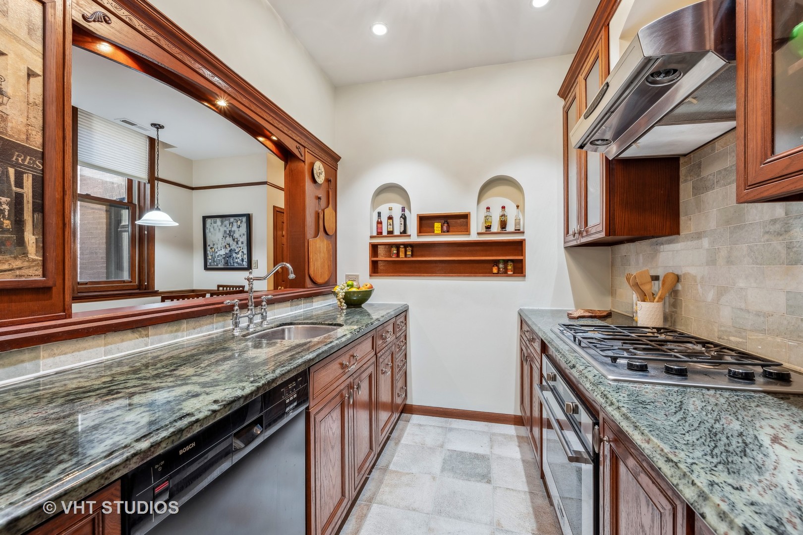 818 North Dearborn Street, Unit 1R Chicago, IL 60610 - Photo 6 of 18