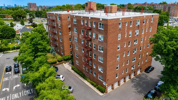 $3,150 | 1234 Midland Avenue, Unit 2E, Bronxville, NY 10708