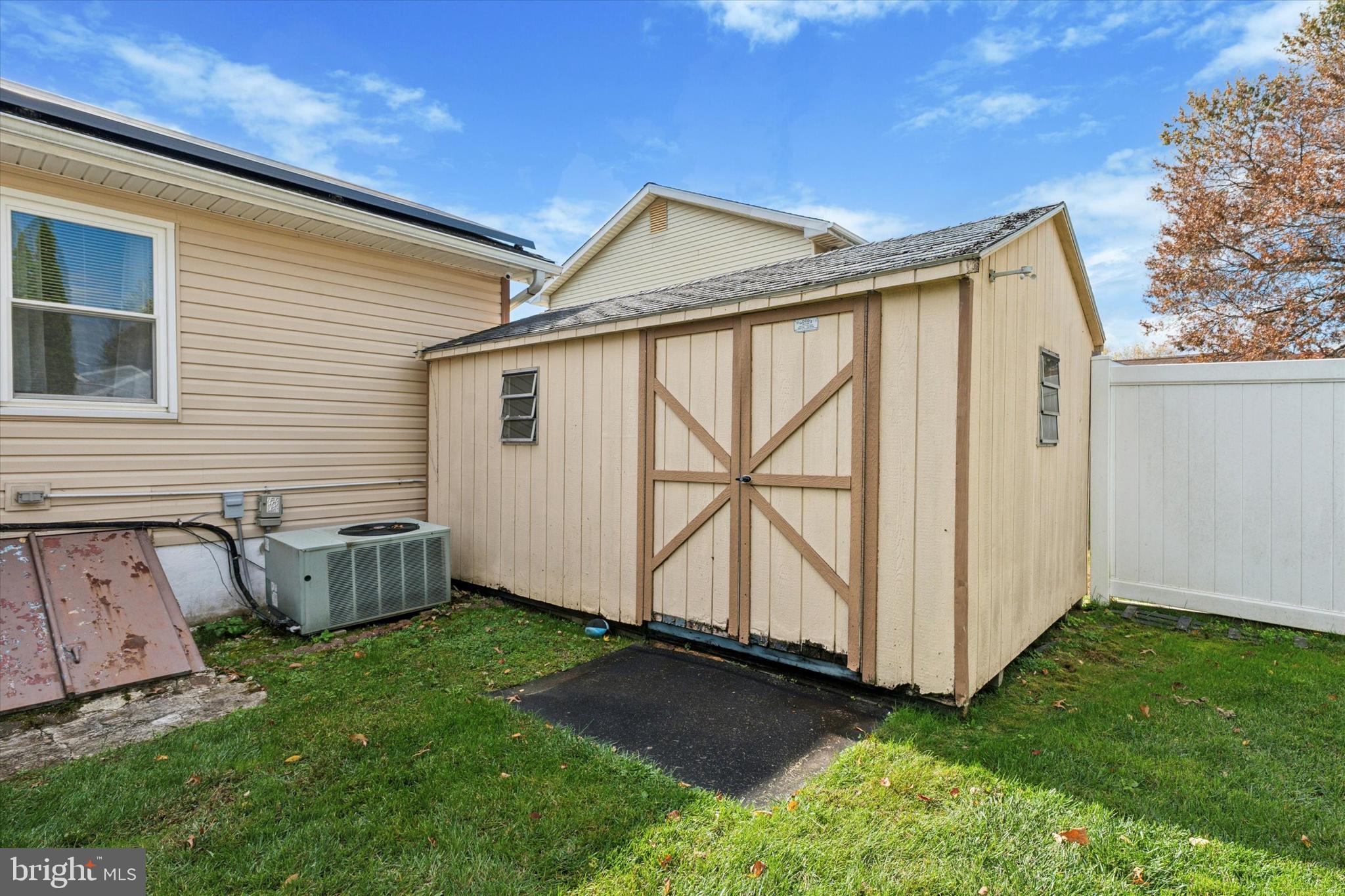 29 Harkfort Road Newark, DE 19702 - Photo 25 of 25 a view of a back yard of the house