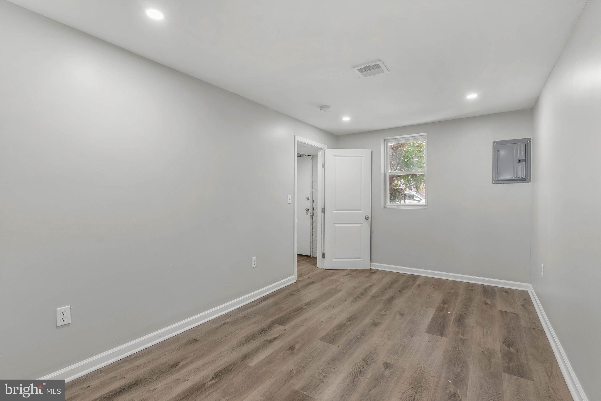 7052 Aberdeen Road Upper Darby, PA 19082 - Photo 23 of 27