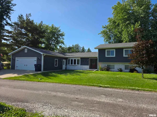 $218,000 | 102 Conch Drive, La Harpe, IL 61450