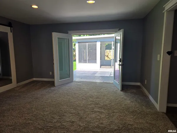 $218,000 | 102 Conch Drive, La Harpe, IL 61450