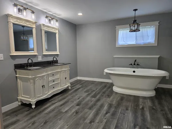 $218,000 | 102 Conch Drive, La Harpe, IL 61450