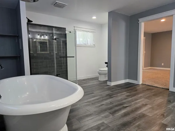 $218,000 | 102 Conch Drive, La Harpe, IL 61450