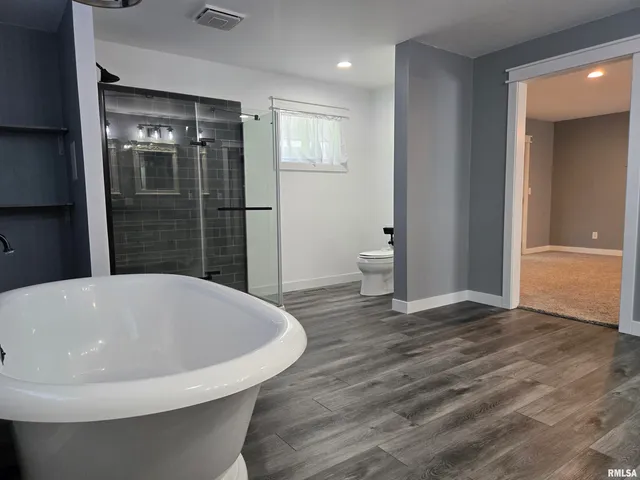 $225,500 | 102 Conch Drive, La Harpe, IL 61450