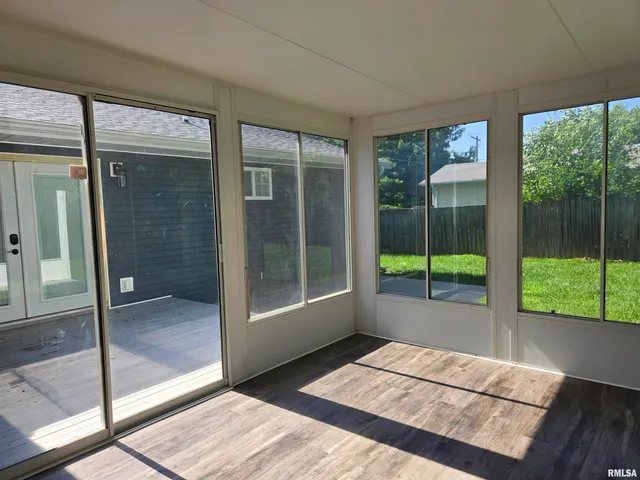 $225,500 | 102 Conch Drive, La Harpe, IL 61450