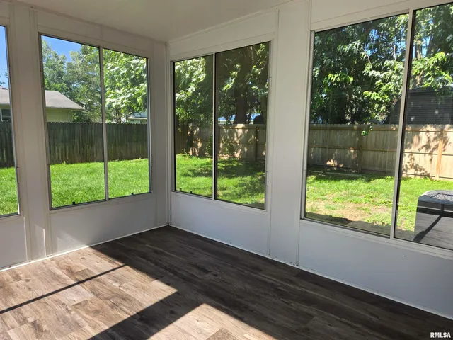 $225,500 | 102 Conch Drive, La Harpe, IL 61450