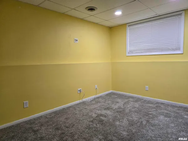 $218,000 | 102 Conch Drive, La Harpe, IL 61450