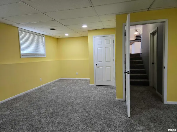 $218,000 | 102 Conch Drive, La Harpe, IL 61450