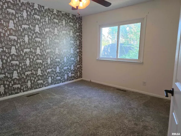 $218,000 | 102 Conch Drive, La Harpe, IL 61450