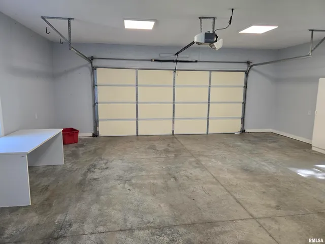 $225,500 | 102 Conch Drive, La Harpe, IL 61450