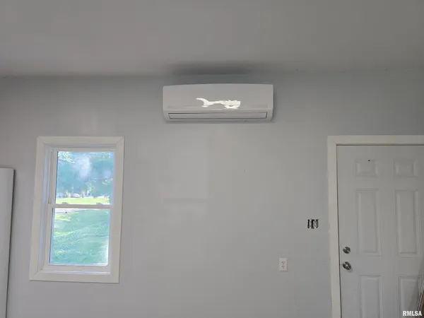 $218,000 | 102 Conch Drive, La Harpe, IL 61450