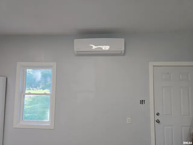 $225,500 | 102 Conch Drive, La Harpe, IL 61450