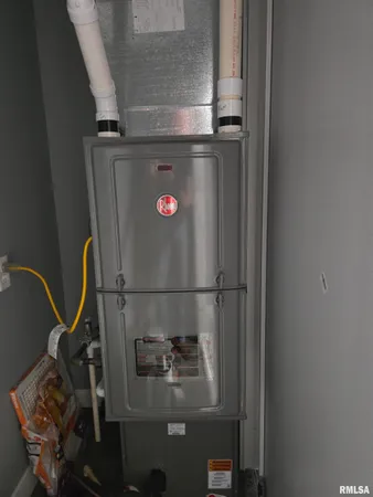 $218,000 | 102 Conch Drive, La Harpe, IL 61450