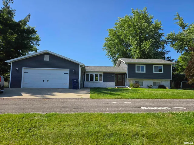 $225,500 | 102 Conch Drive, La Harpe, IL 61450