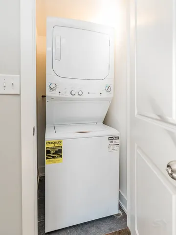 $899,000 | 2228 West Cermak Road, Chicago, IL 60608