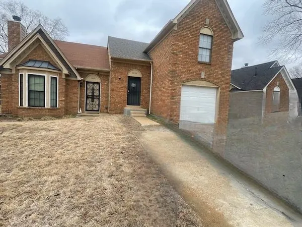 $1,225 | 5866 Jardin Place, Memphis, TN 38141