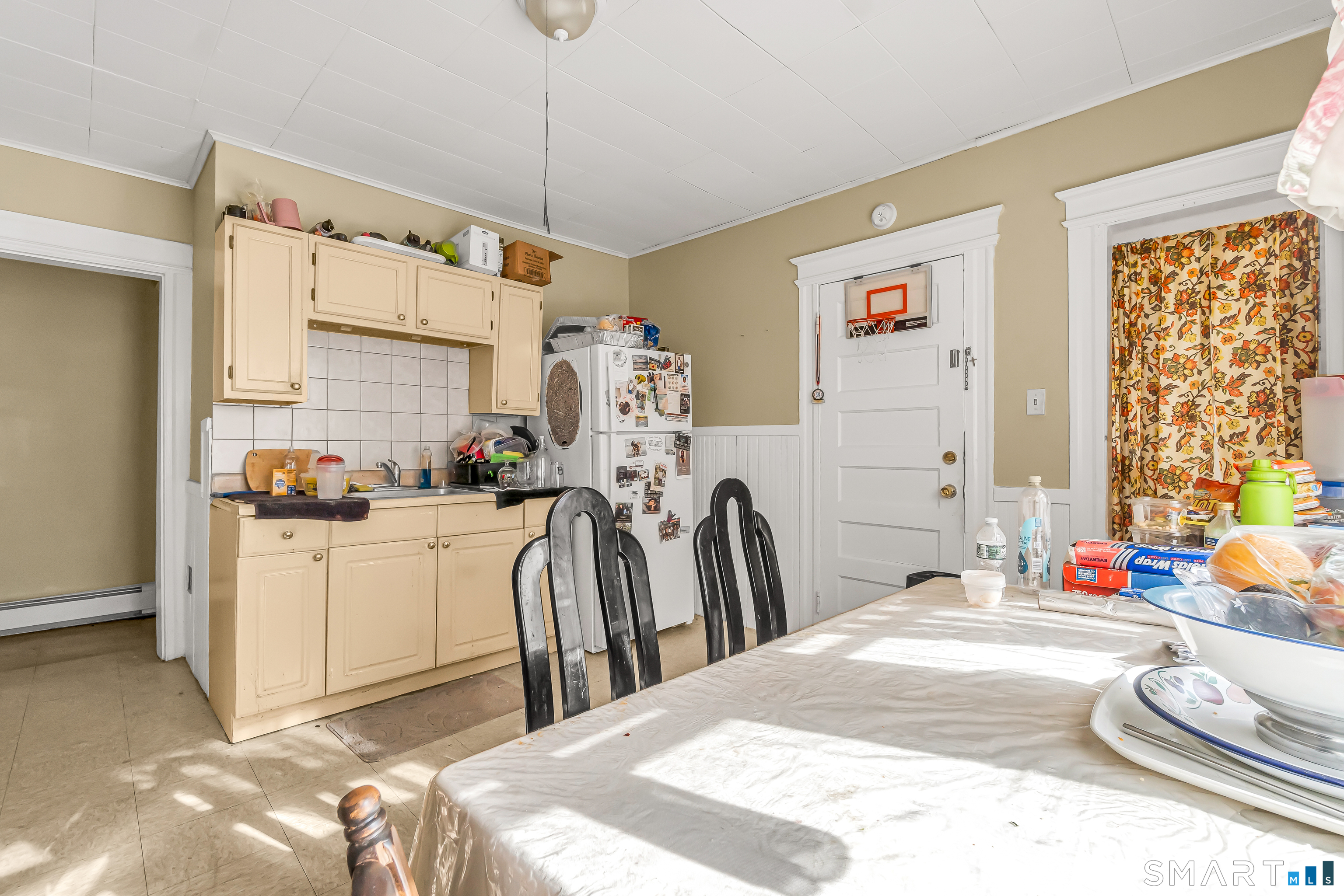 34 Hayes Street Bridgeport, CT 06608 - Photo 5 of 21