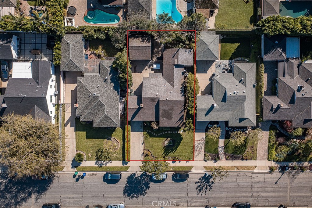 414 University Burbank, CA 91504 - Photo 16 of 18 an aerial view of houses with outdoor space