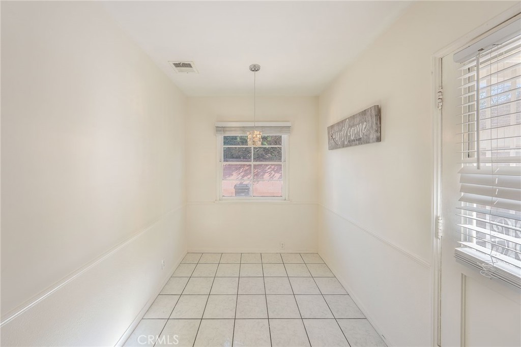 414 University Burbank, CA 91504 - Photo 5 of 18 a view of an empty room with a window