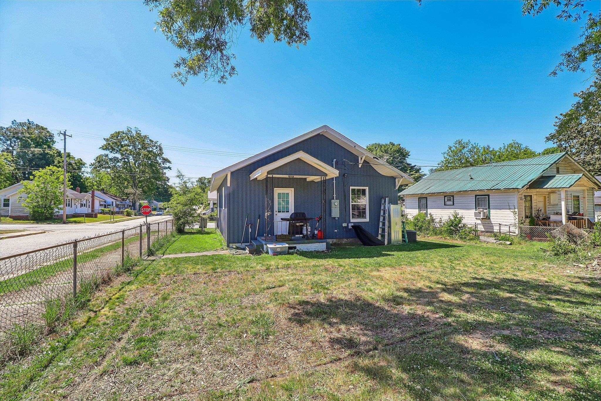 200 Jefferson Street Clinton, SC 29325 - Photo 2 of 25