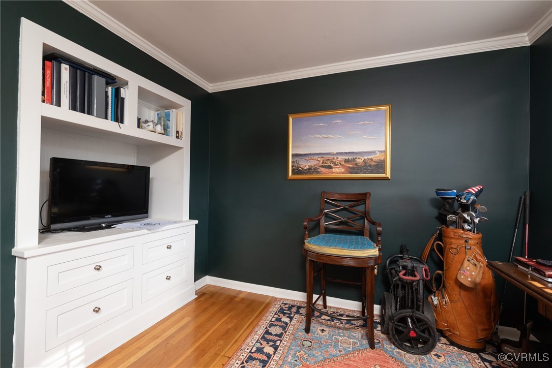 9111 Derbyshire Road, Unit I Henrico, VA 23229 - Photo 15 of 22 a room with furniture and flat screen tv