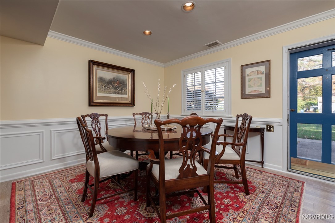 9111 Derbyshire Road, Unit I Henrico, VA 23229 - Photo 3 of 22 a view of a dining room with furniture