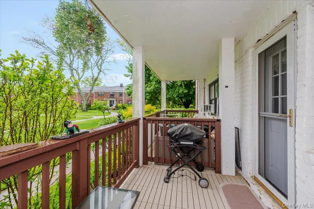 $200,000 | 1215 East Broadway, Unit A13, Hewlett, NY 11557