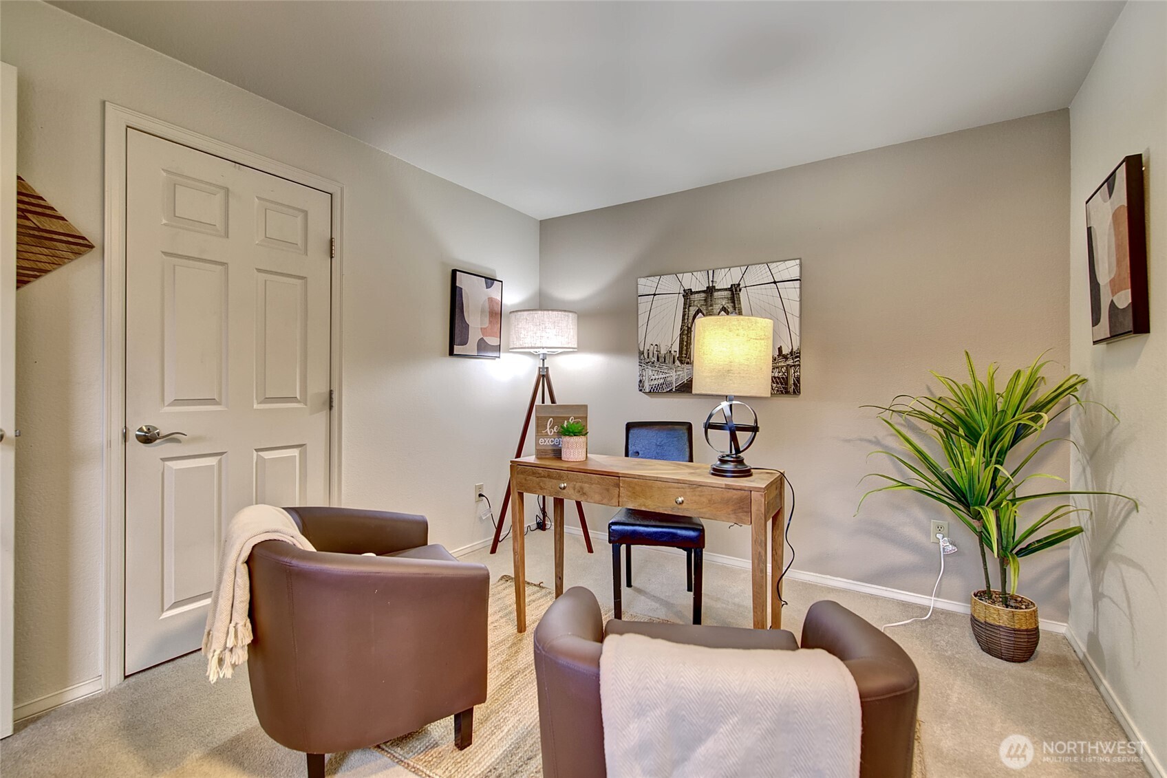 1800 Mill Creek Road, Unit 4A Mill Creek, WA 98012 - Photo 23 of 32 a living room with furniture and a potted plant