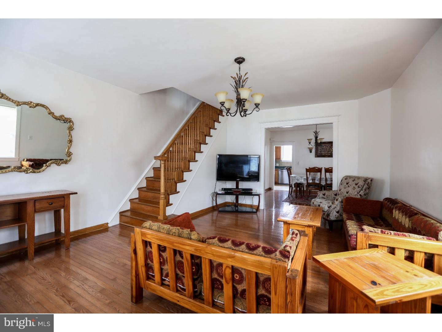 39 Waverly Road Havertown, PA 19083 - Photo 1 of 25 Living Room