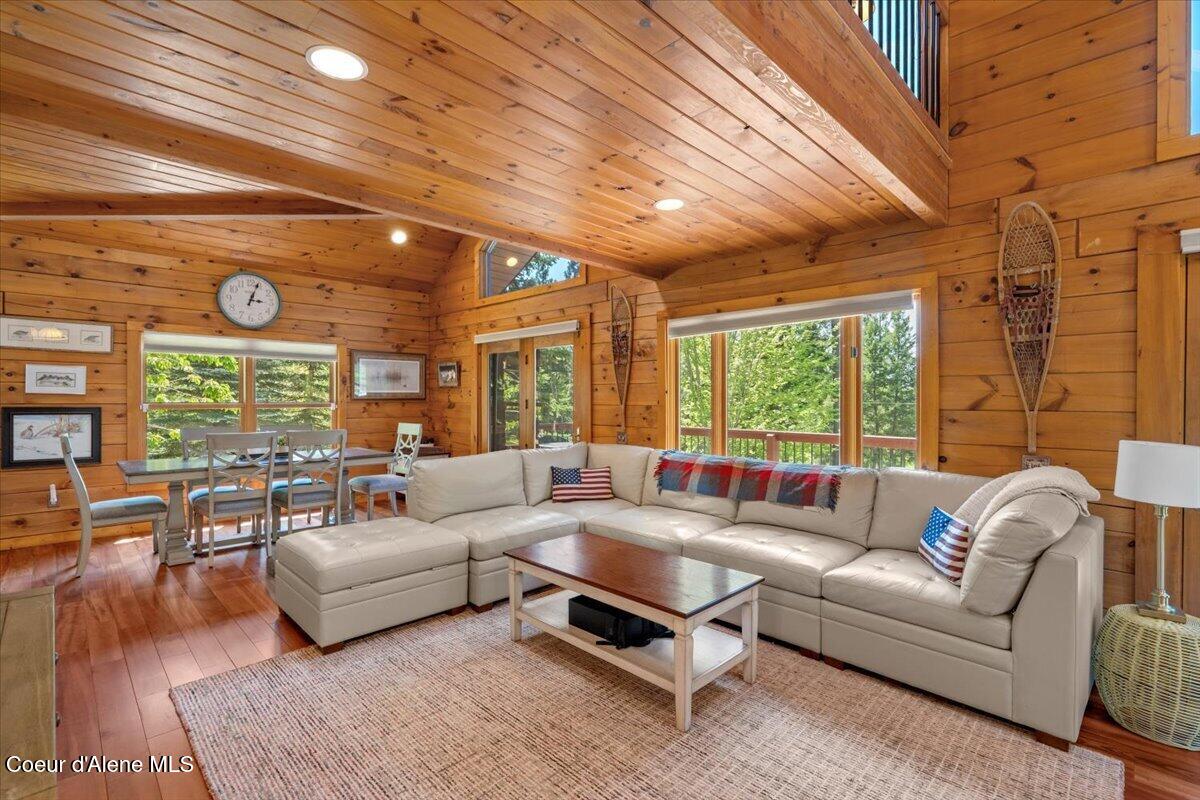 13764 South Ridgeview Drive Harrison, ID 83833 - Photo 5 of 60 18-Living Room