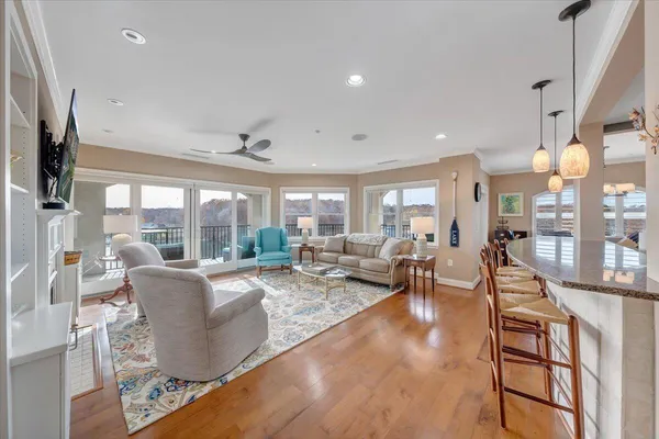 $814,000 | 100 Bridgewater Pointe Place, Unit 601, Moneta, VA 24121