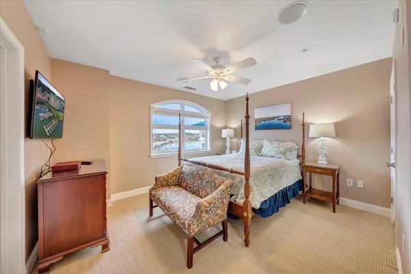 $814,000 | 100 Bridgewater Pointe Place, Unit 601, Moneta, VA 24121