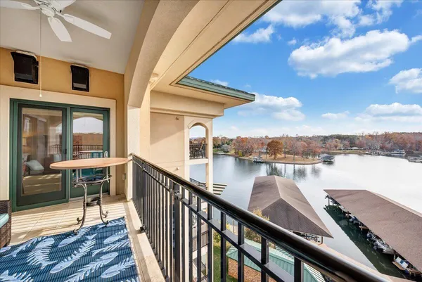 $814,000 | 100 Bridgewater Pointe Place, Unit 601, Moneta, VA 24121