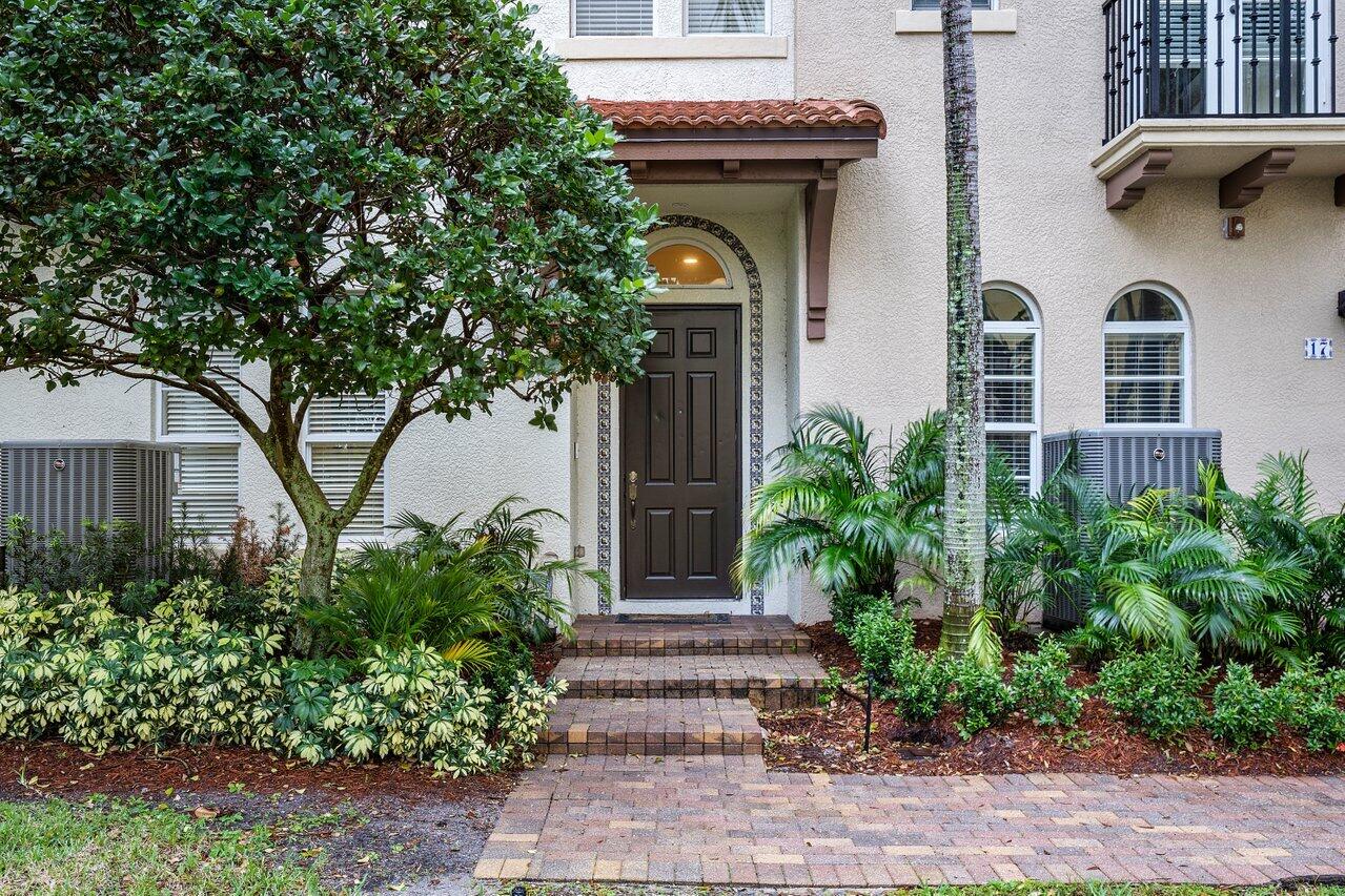 15 Via Floresta Drive, Unit 15 Boca Raton, FL 33487 - Photo 3 of 27 003-15ViaFlorestaDrive-BocaRaton-FL-3348
