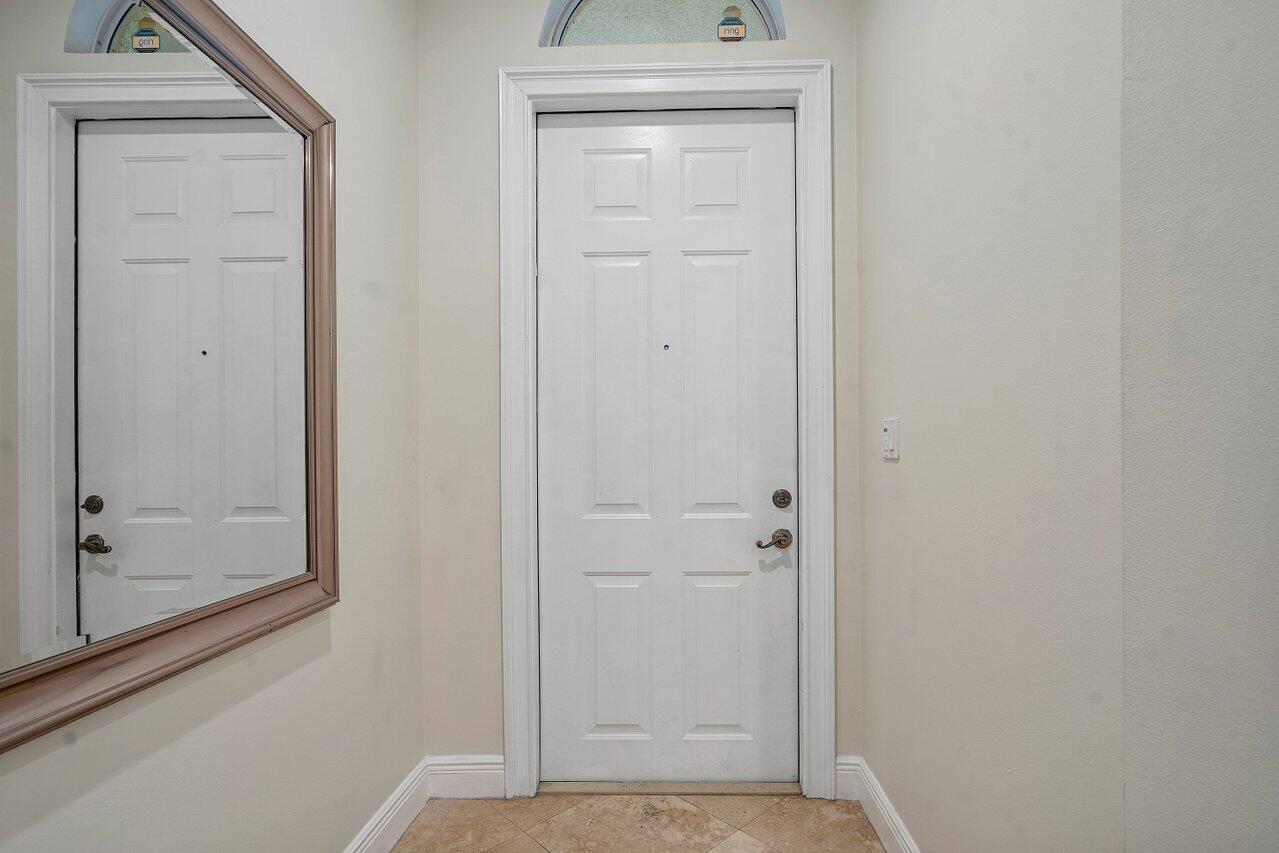 15 Via Floresta Drive, Unit 15 Boca Raton, FL 33487 - Photo 4 of 27 004-15ViaFlorestaDrive-BocaRaton-FL-3348