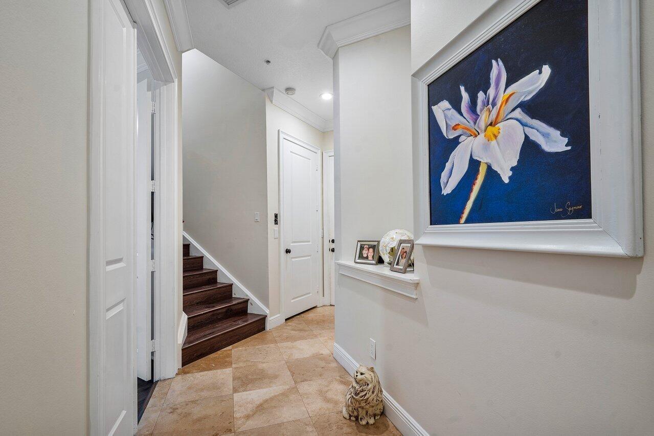 15 Via Floresta Drive, Unit 15 Boca Raton, FL 33487 - Photo 5 of 27 005-15ViaFlorestaDrive-BocaRaton-FL-3348