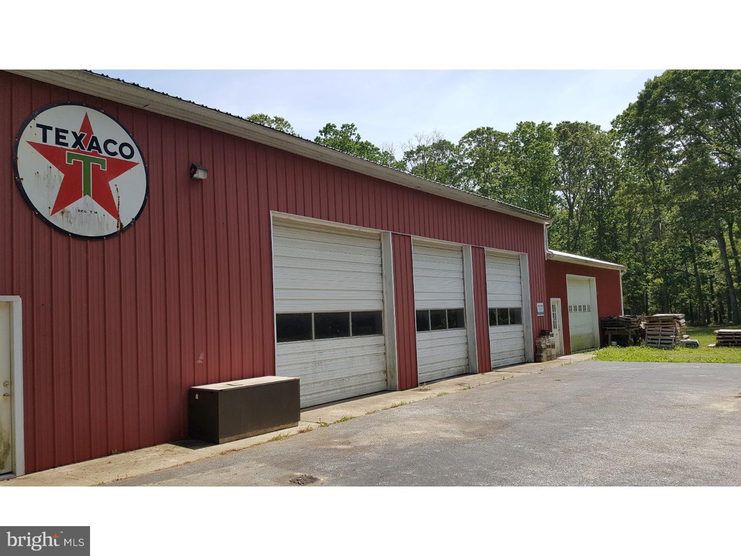 359 Willow Grove Road Elmer, NJ 08318 - Photo 11 of 16 Garage