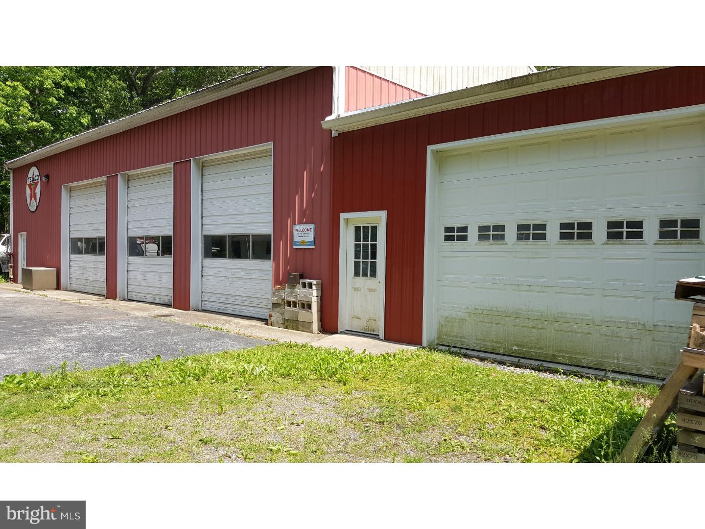 359 Willow Grove Road Elmer, NJ 08318 - Photo 12 of 16 Garage