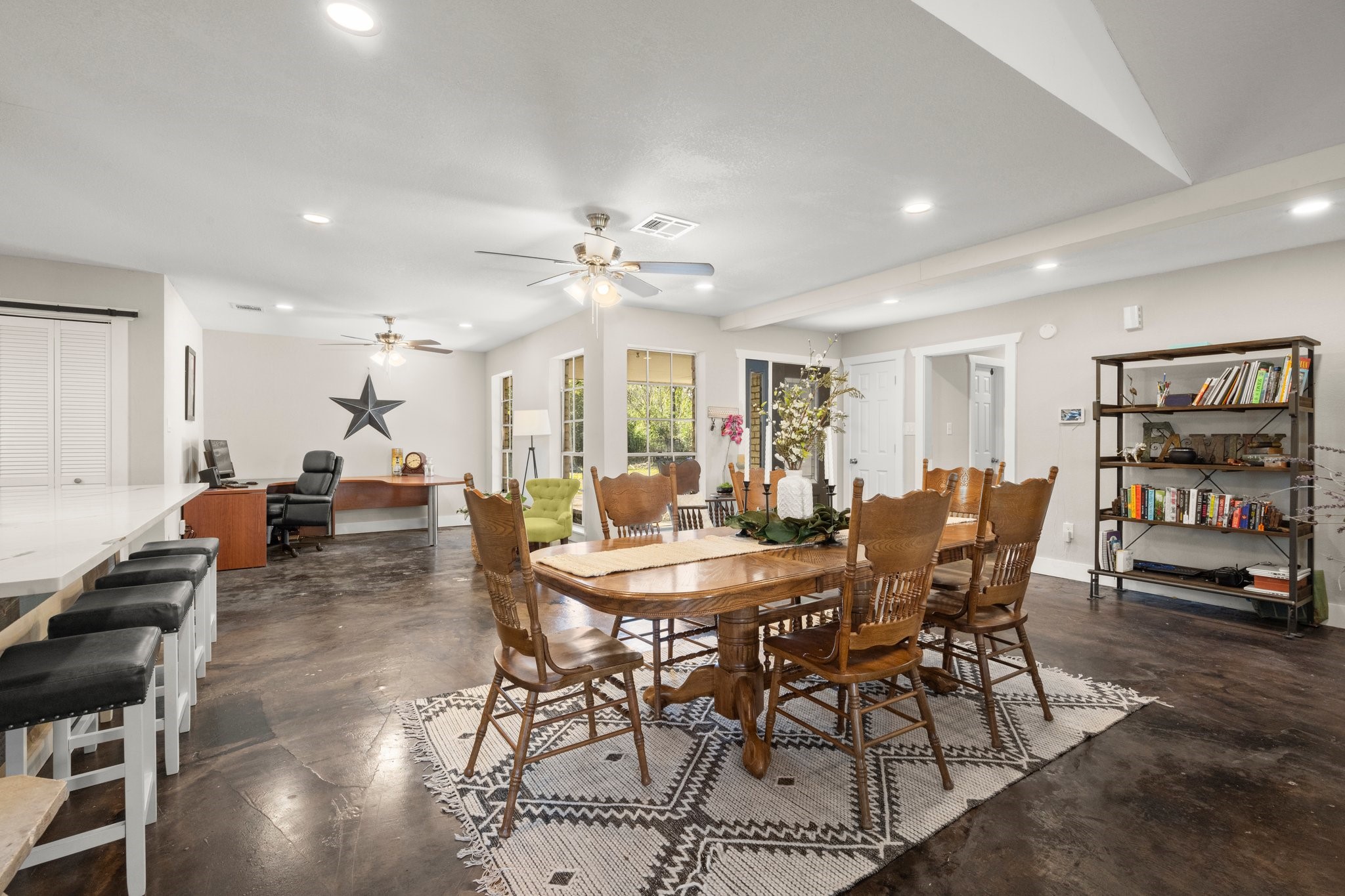 910 Brook Forest Court Conroe, TX 77385 - Photo 12 of 50