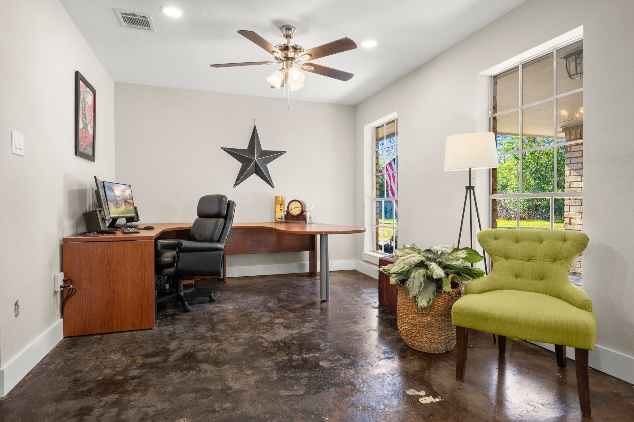 910 Brook Forest Court Conroe, TX 77385 - Photo 13 of 50