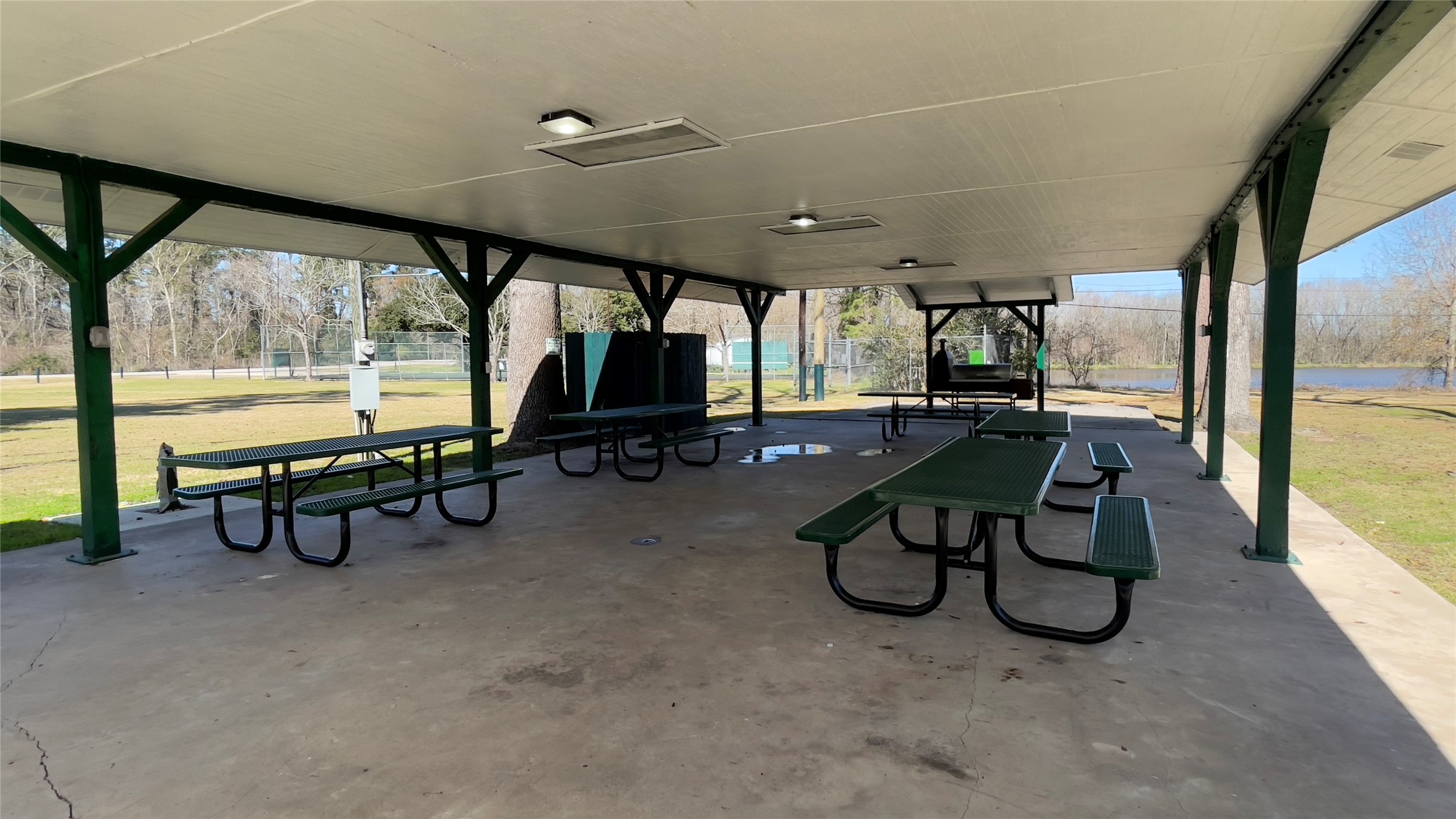 910 Brook Forest Court Conroe, TX 77385 - Photo 39 of 50