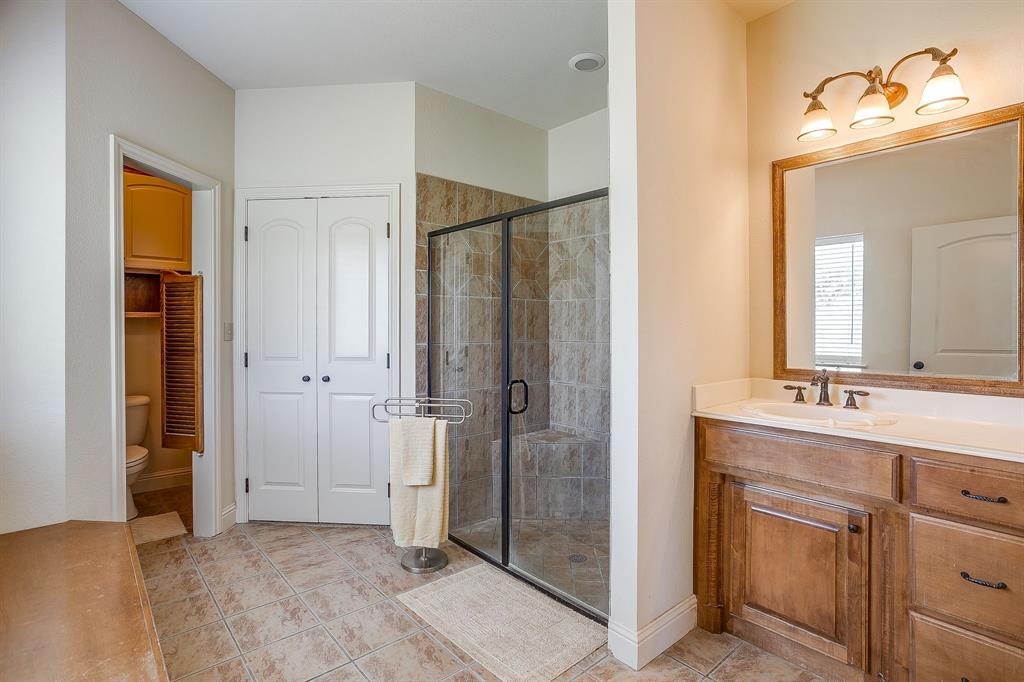 1144 Boling Ranch North Road Azle, TX 76020 - Photo 39 of 40 Primary bath guest house