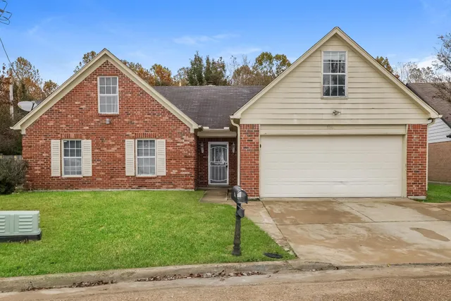 $1,685 | 7816 Lake Cross Drive East, Memphis, TN 38125